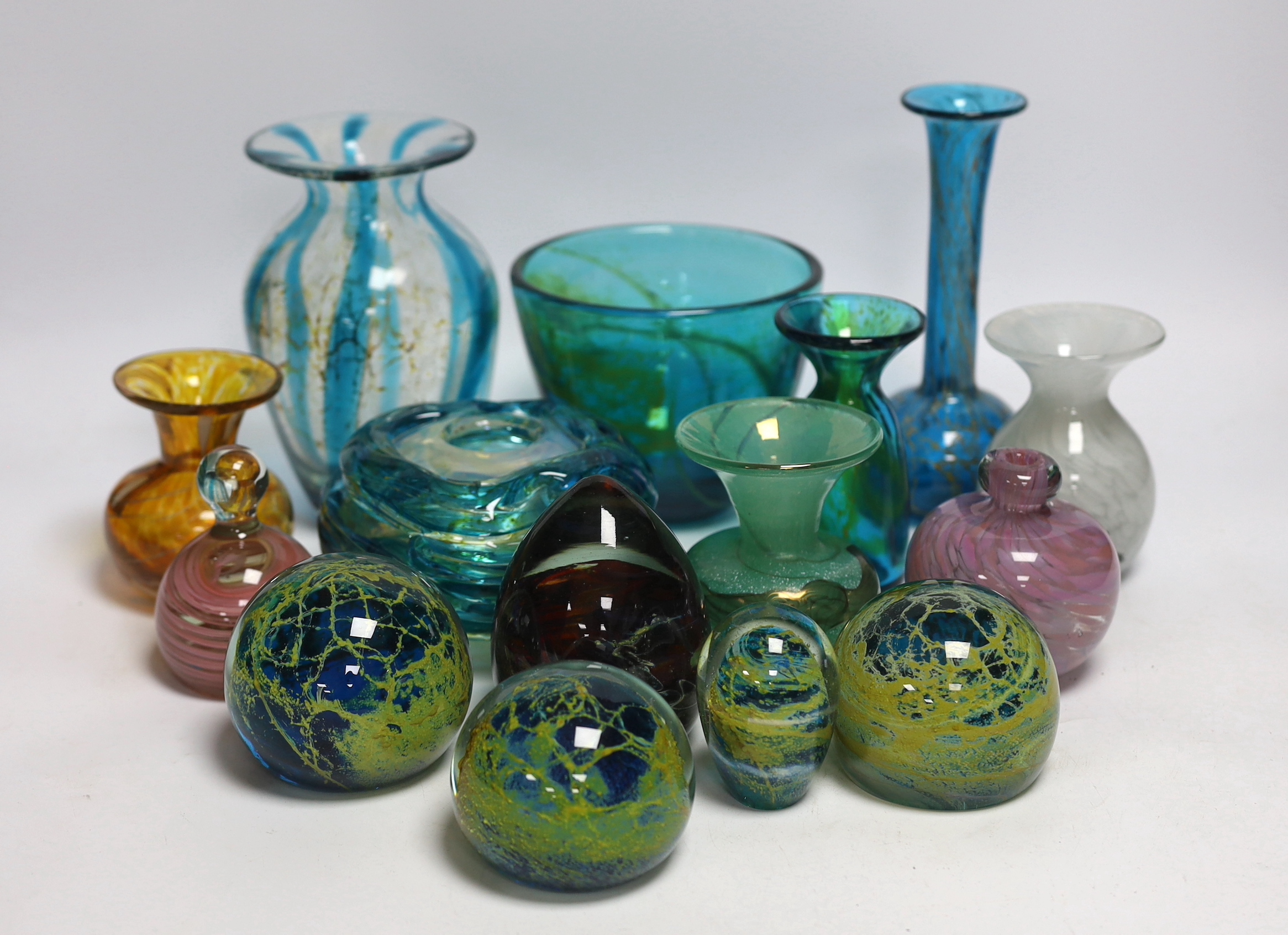 Mdina glass. 'Sea and Sand' pattern glassware (15)